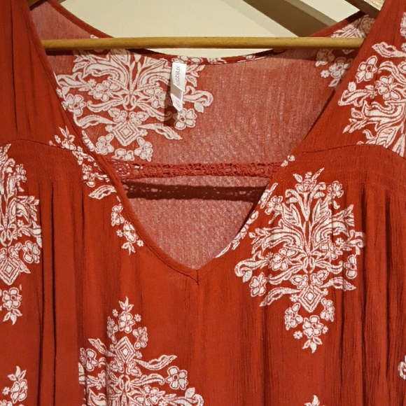 ❤ Xhilaration floral print top - Picture 3 of 6